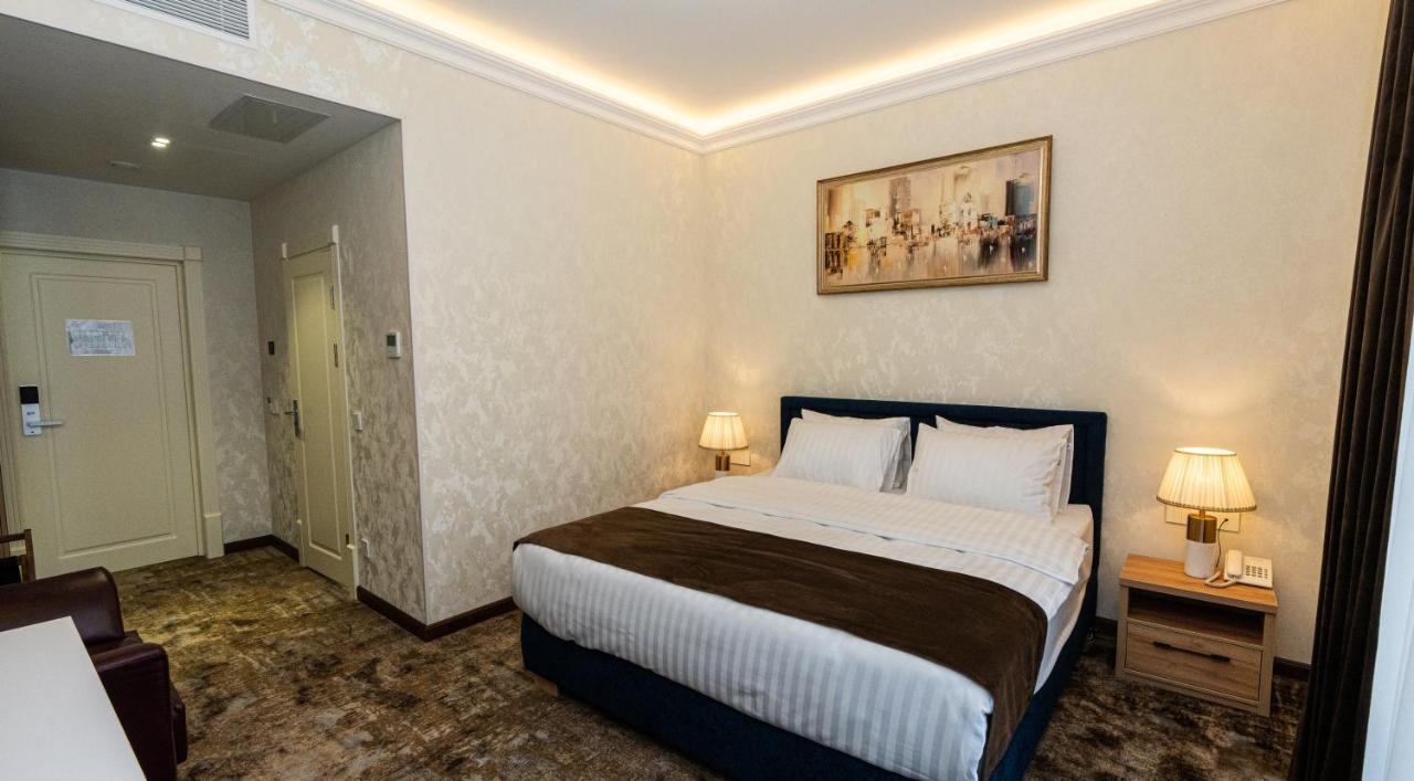 Garnet Mir Hotel Ташкент Екстериор снимка