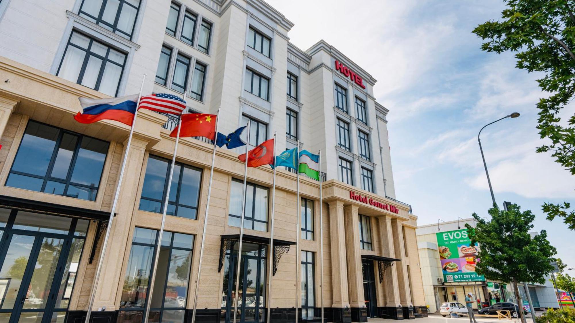 Garnet Mir Hotel Ташкент Екстериор снимка