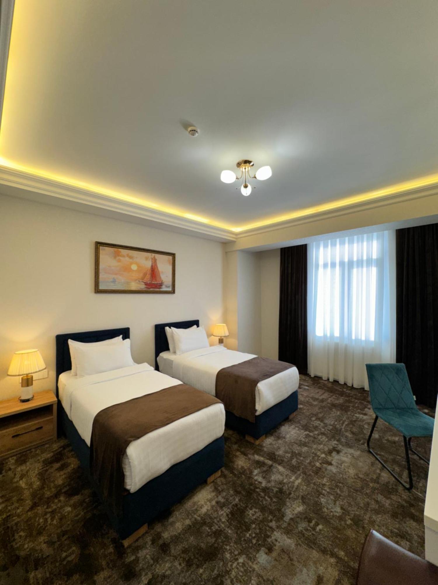 Garnet Mir Hotel Ташкент Екстериор снимка
