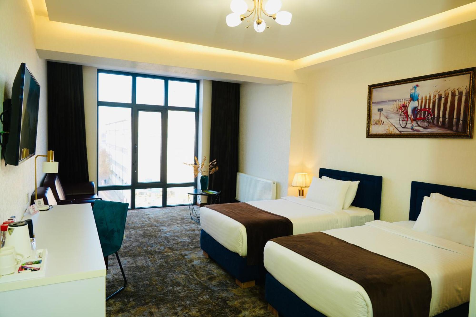 Garnet Mir Hotel Ташкент Екстериор снимка
