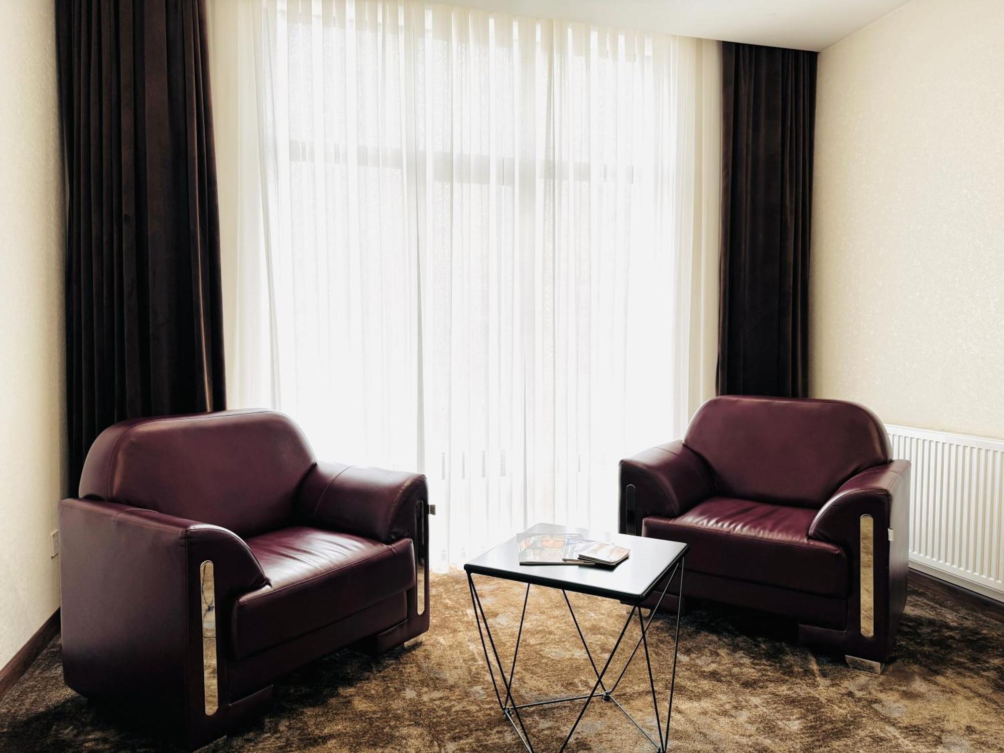 Garnet Mir Hotel Ташкент Екстериор снимка