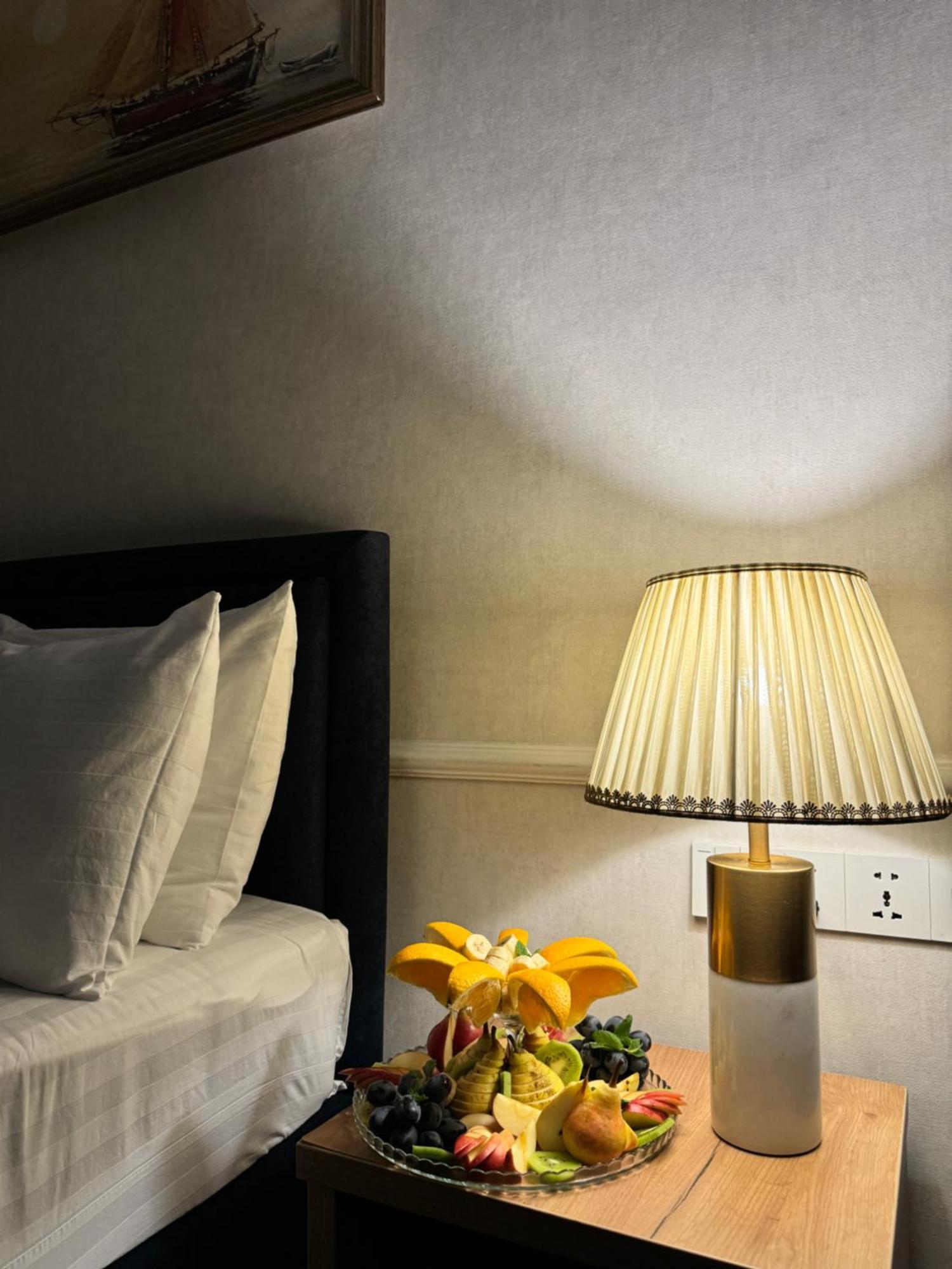 Garnet Mir Hotel Ташкент Екстериор снимка