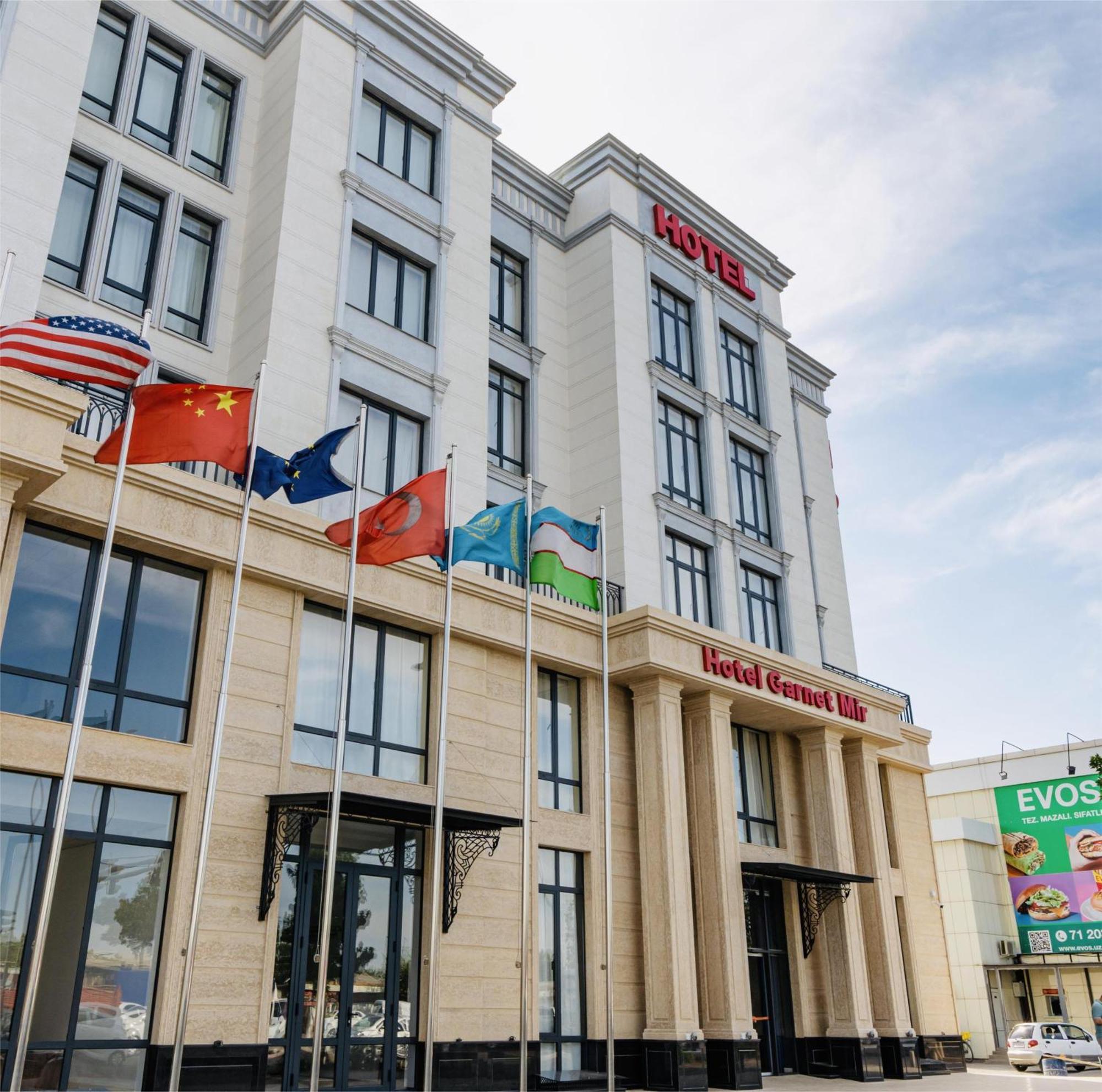 Garnet Mir Hotel Ташкент Екстериор снимка