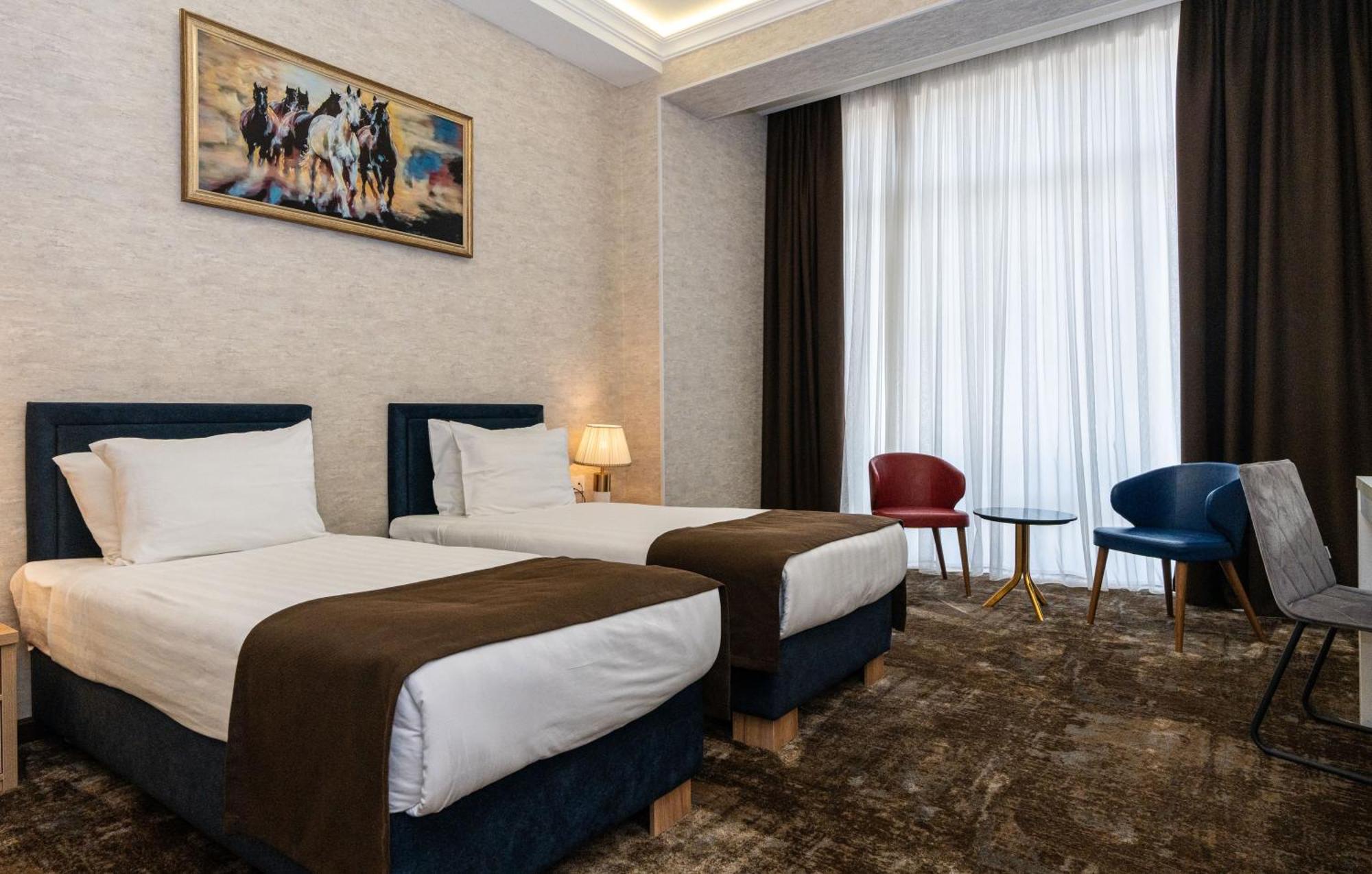 Garnet Mir Hotel Ташкент Екстериор снимка