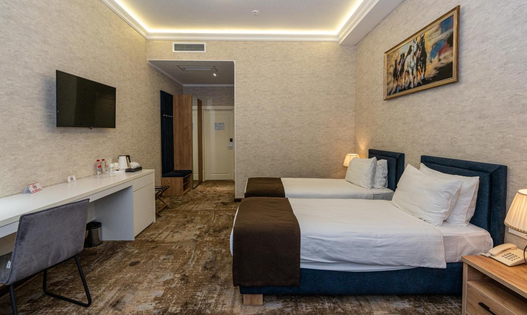 Garnet Mir Hotel Ташкент Екстериор снимка