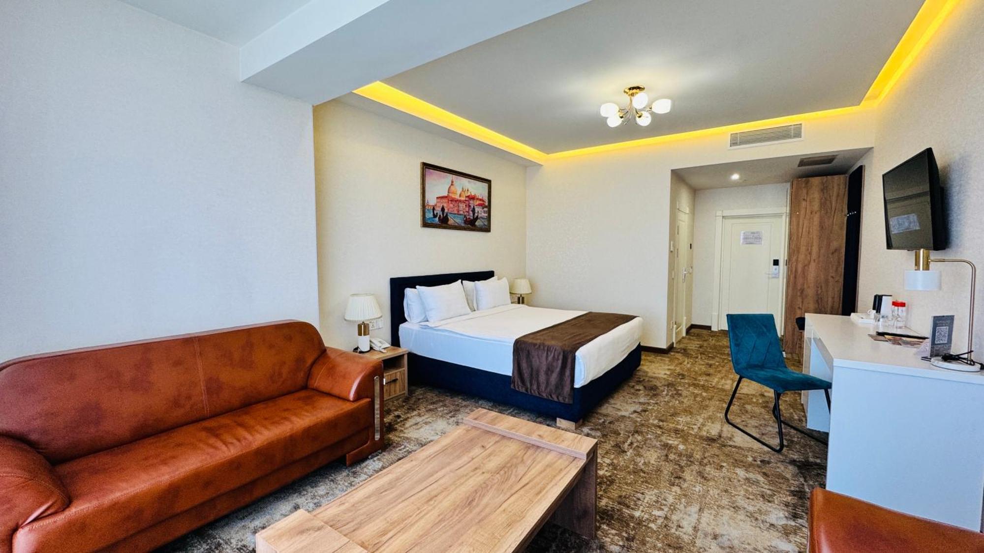 Garnet Mir Hotel Ташкент Екстериор снимка